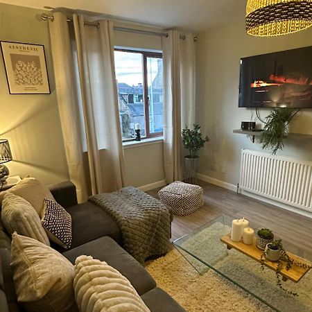 Lovely Modern 2 Bedrom Unit Close To City Center Dalneigh Екстериор снимка