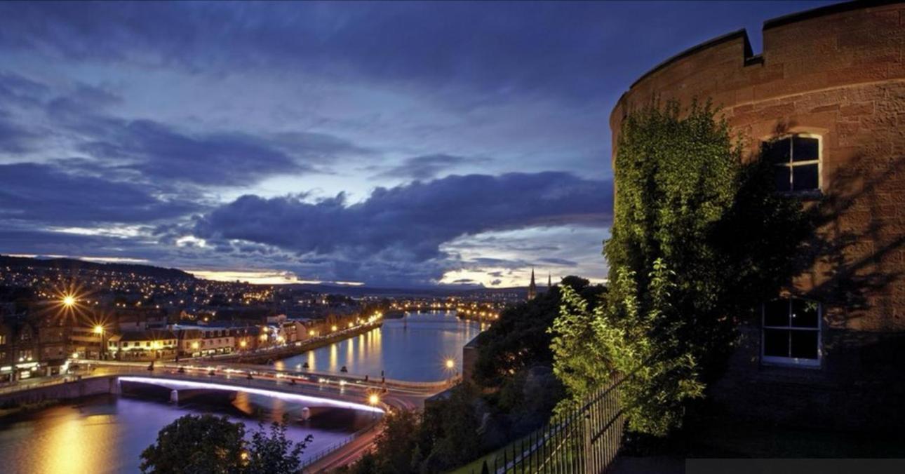 Lovely Modern 2 Bedrom Unit Close To City Center Dalneigh Екстериор снимка