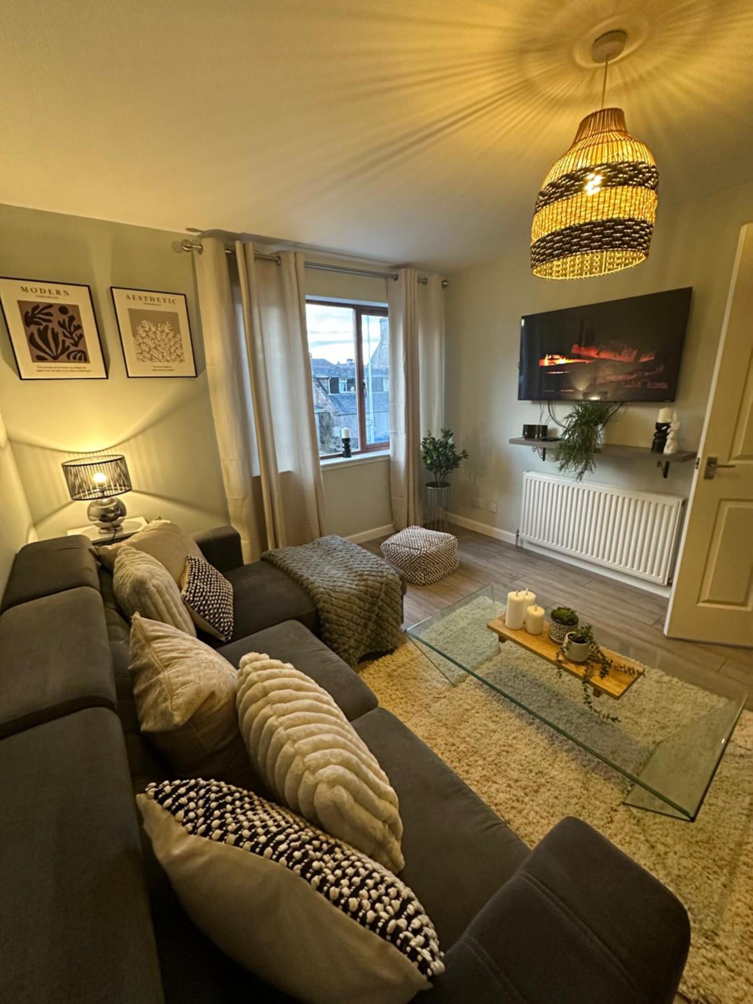 Lovely Modern 2 Bedrom Unit Close To City Center Dalneigh Екстериор снимка